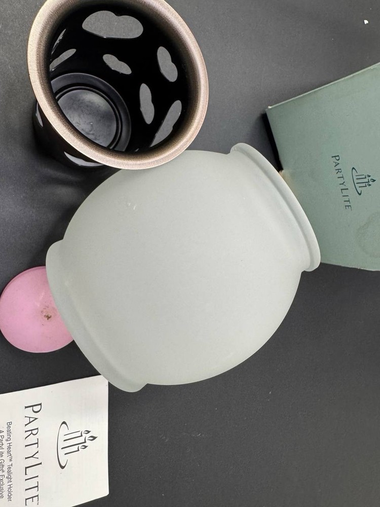 Party Lite Beating Heart Tealight Holder P7975.