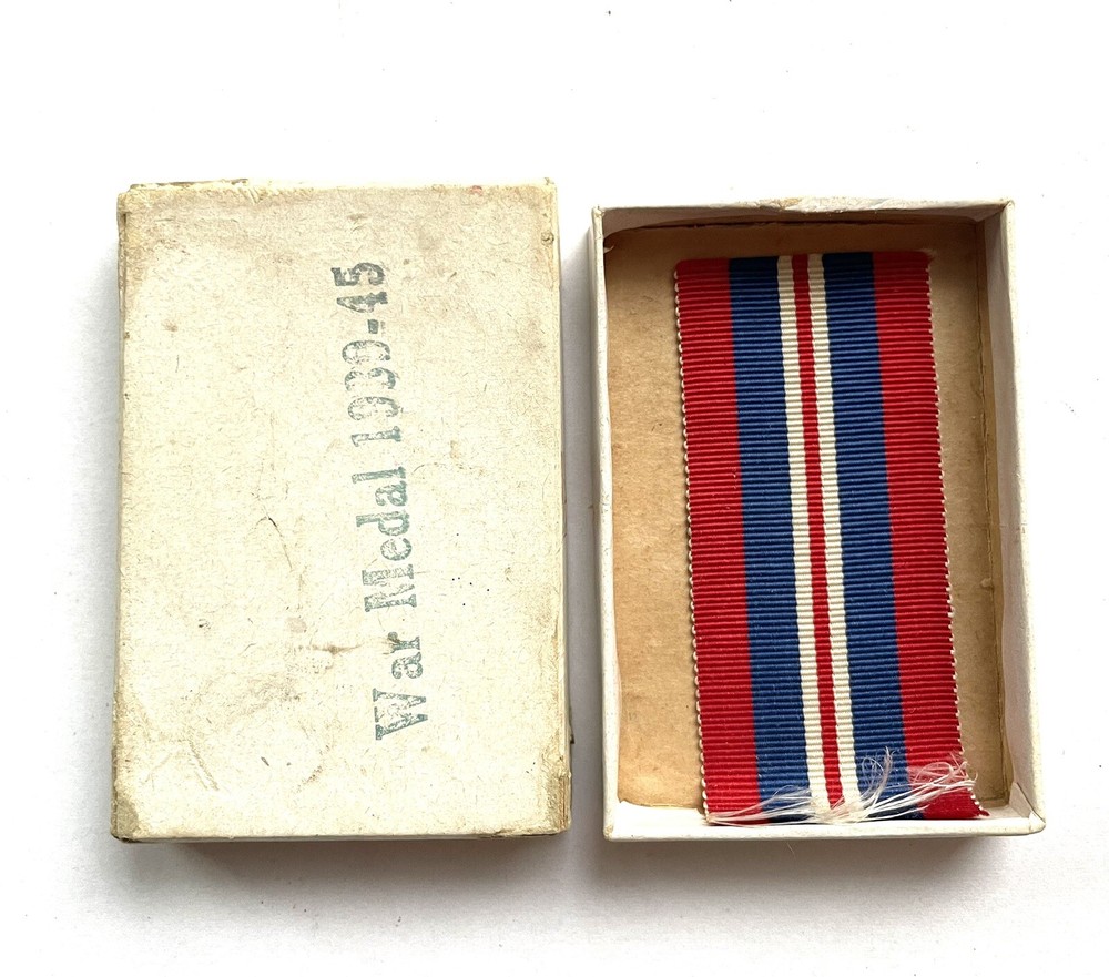 Authentic WW2 Canadian British War Medal Boxed SILVER