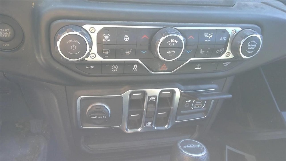 GLADIATOR 2021 Glove Box 2125827