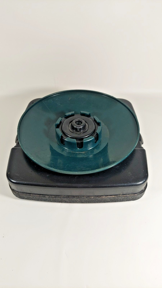 Coleman Propane Lantern Model 5151C700 Single Mantle Std. Ignt. Maroon Case