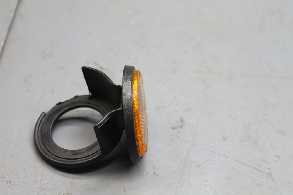 1982 SUZUKI GS300L REFLECTOR GARNISH MARKER