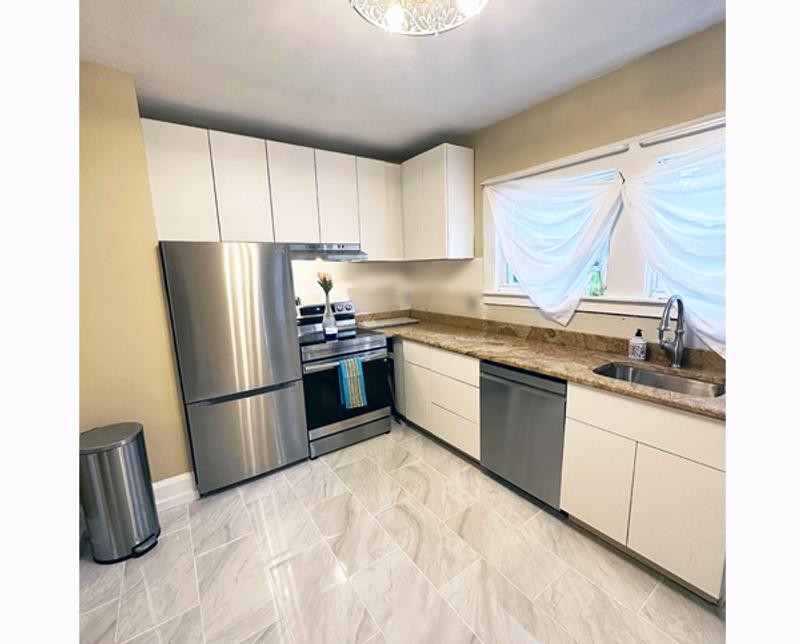 BAHAMAS 8 Vissani 30 in. 18.7 cu. ft. Bottom Freezers Refrigerators MDBF18SS