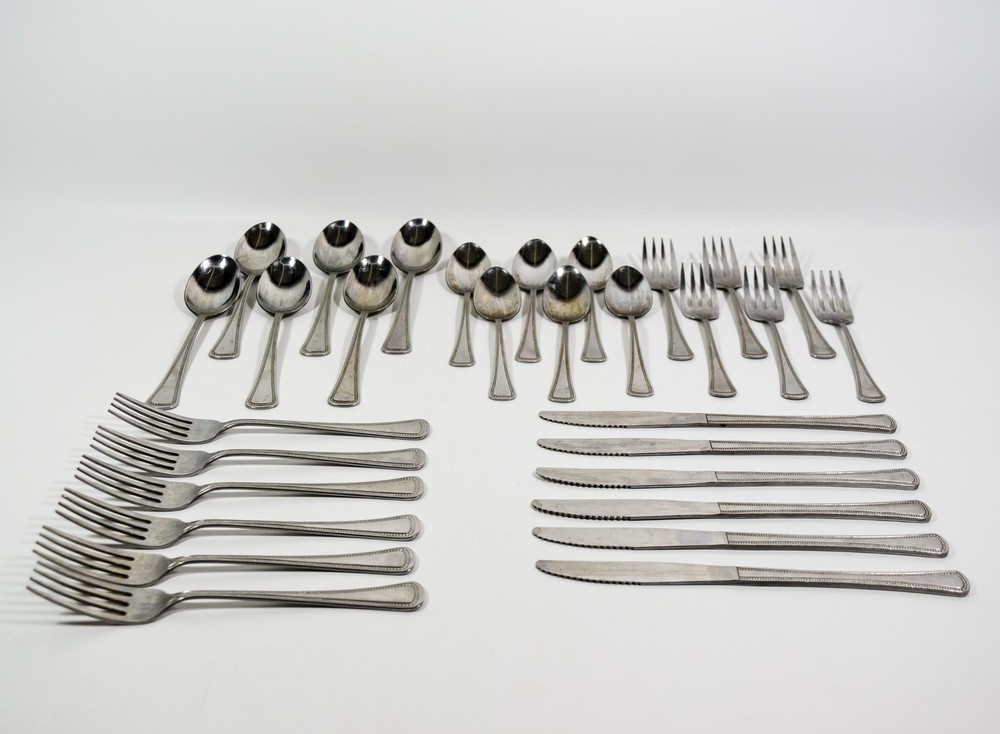 OneidaCraft Stainless NEEDLEPOINT Be 30 PC Flatware Set Forks Spoons Knives 6set