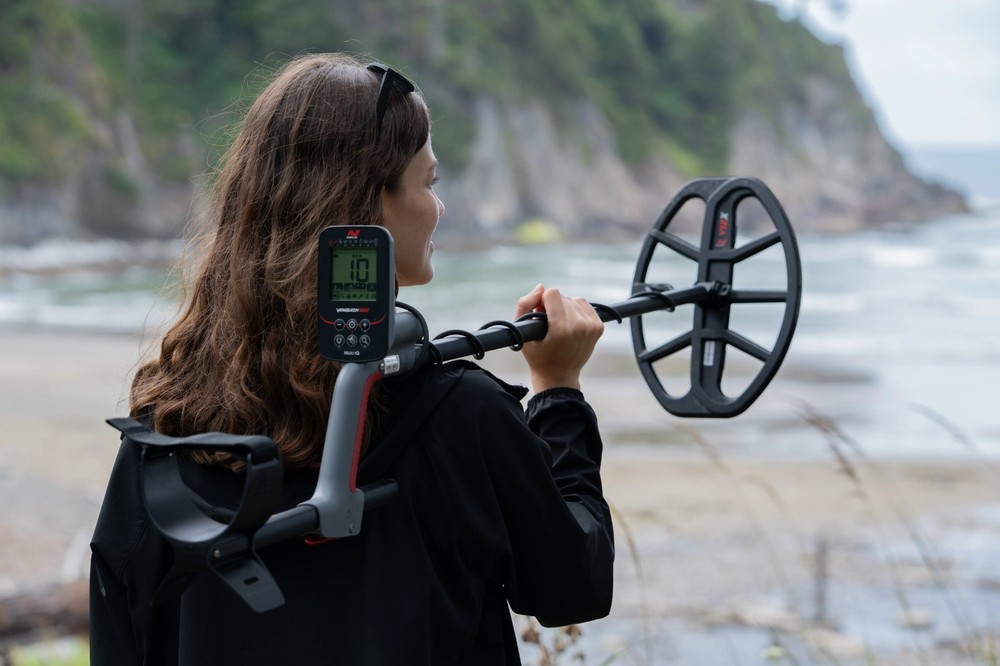 Minelab Vanquish 560 Waterproof Multi-Frequency Metal Detector