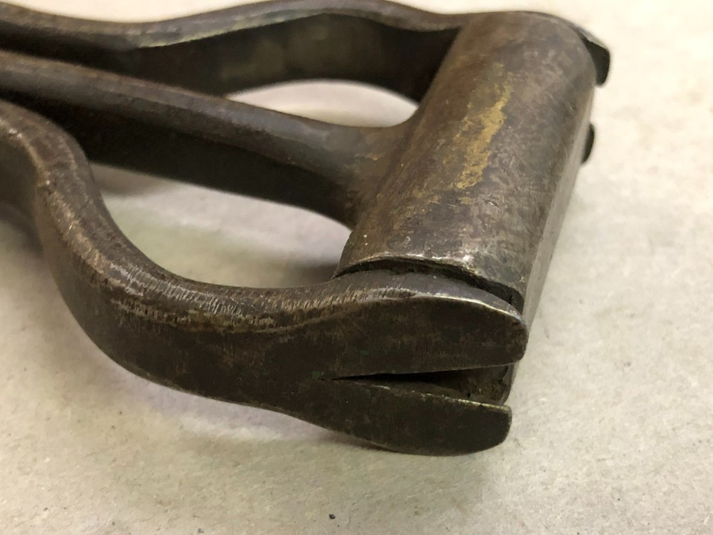 Unique Design Vintage Handmade Tack Puller Lifter Remover