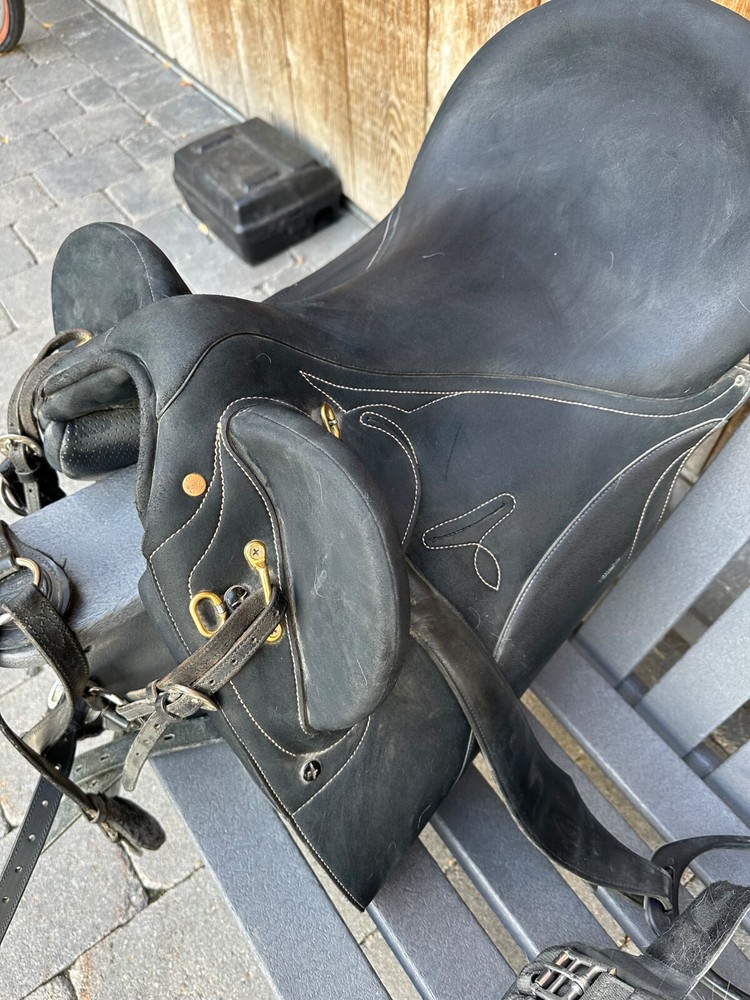 SADDLE BUILT BY COLIN DANGAARD