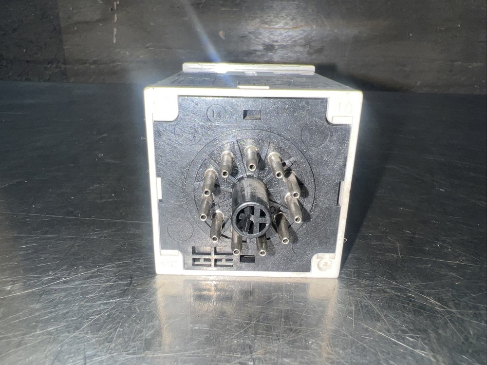 Omron H8CA-SAL Counter/Timer. Used Surplus