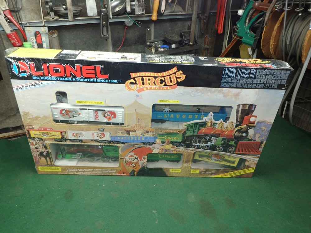 LIONELVILLE 11716 CIRCUS SPECIAL COMPLETE TRAIN SET. SEALED
