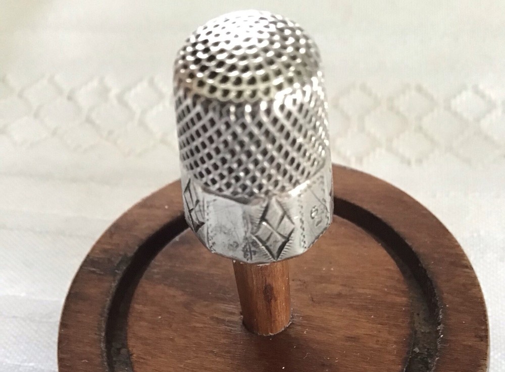 10 Panel Silver Thimble, Size 6, “Anne” Engraved