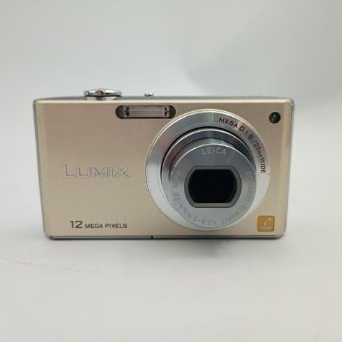 Panasonic LUMIX DMC-FX40 Compact Digital Camera Excellent Condition Accessories