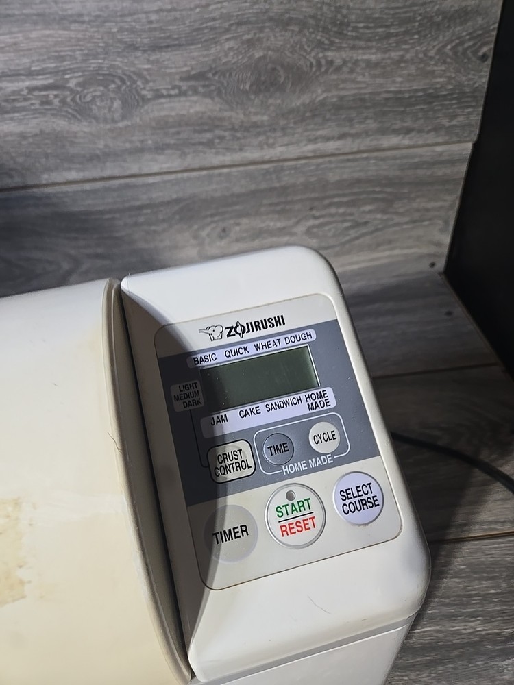Zojirushi BBCC-V20 Bread Maker Machine 2lb Double Paddle Nice / Yellowed/ Tested