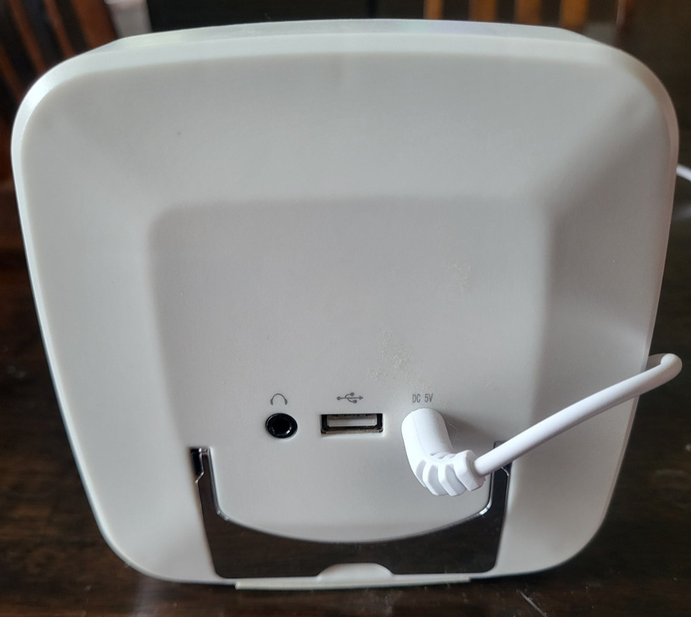 White Noise Machine with 7 sounds & sleep timer - Used working condition