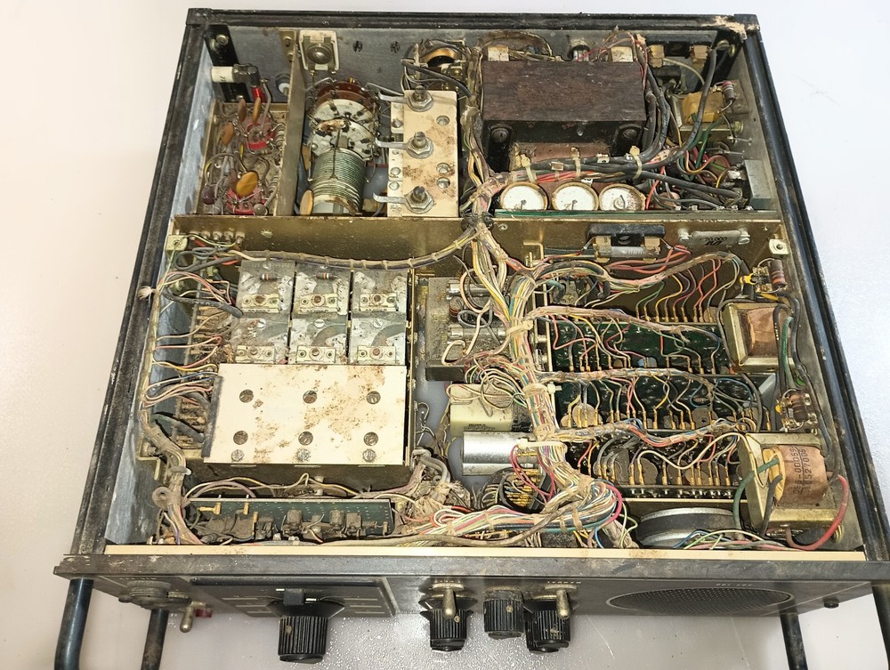 Hallicrafters transceiver model SBT-100
