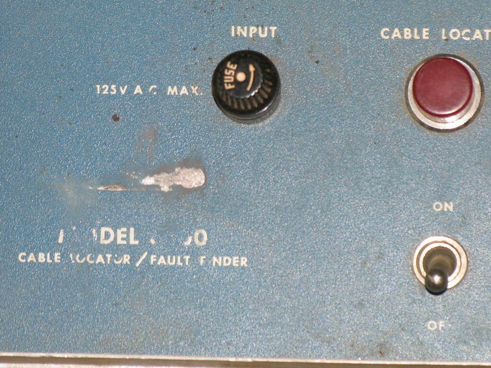 A R Cable Locator 8500 Unit Machine