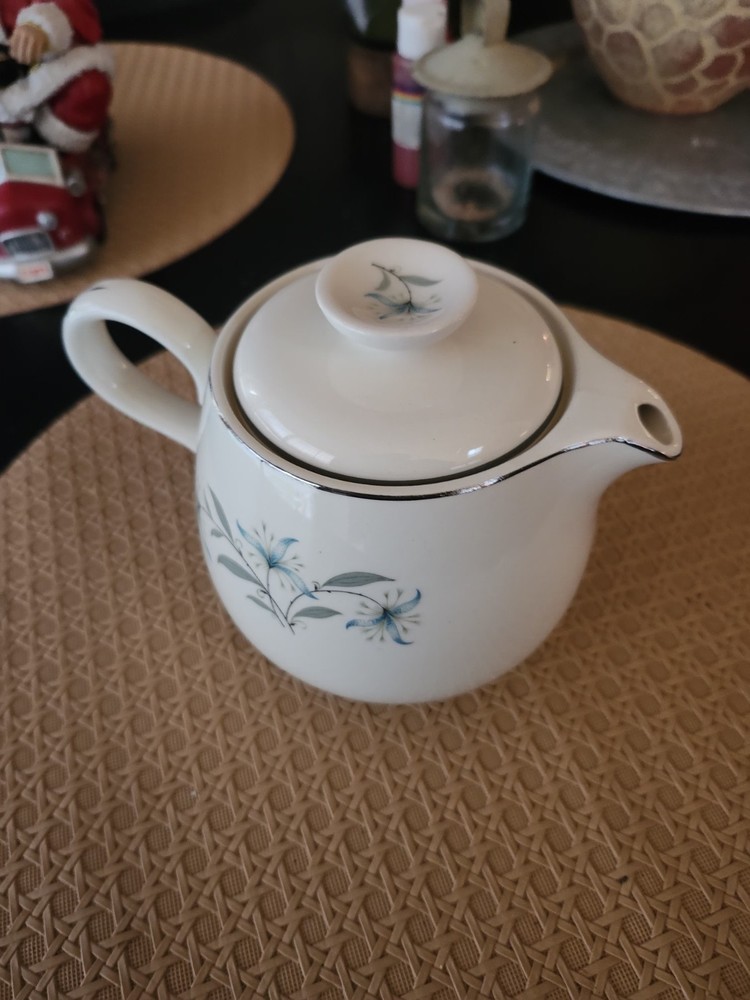 hanover white melody teapot