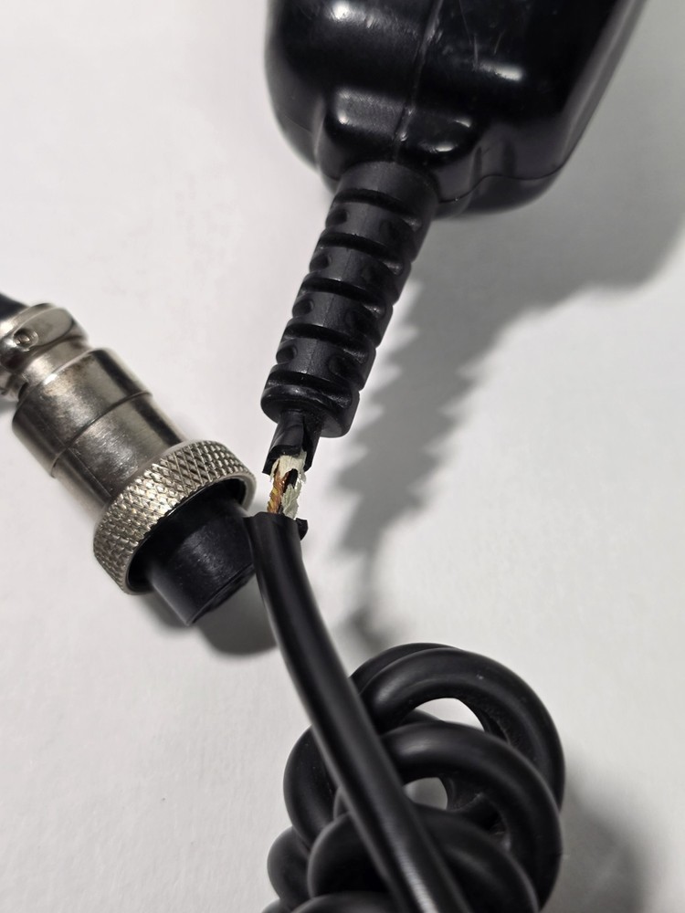 Read Uniden PC68 Elite 40Ch CB with Echo-Variable Output Power-Talkback