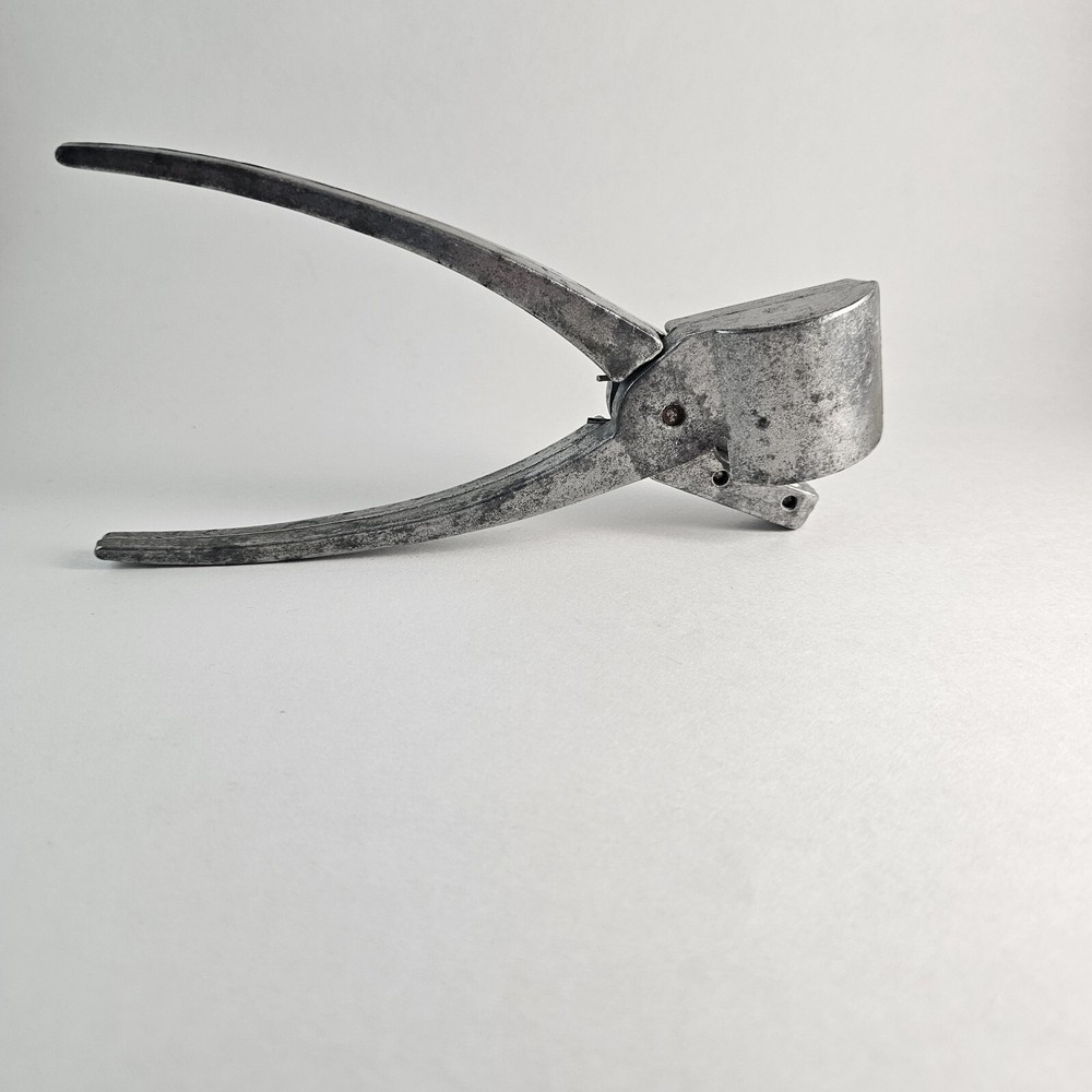 Vintage Nut Cracker Sheller Nutcracker Lobster Crab Leg Opener