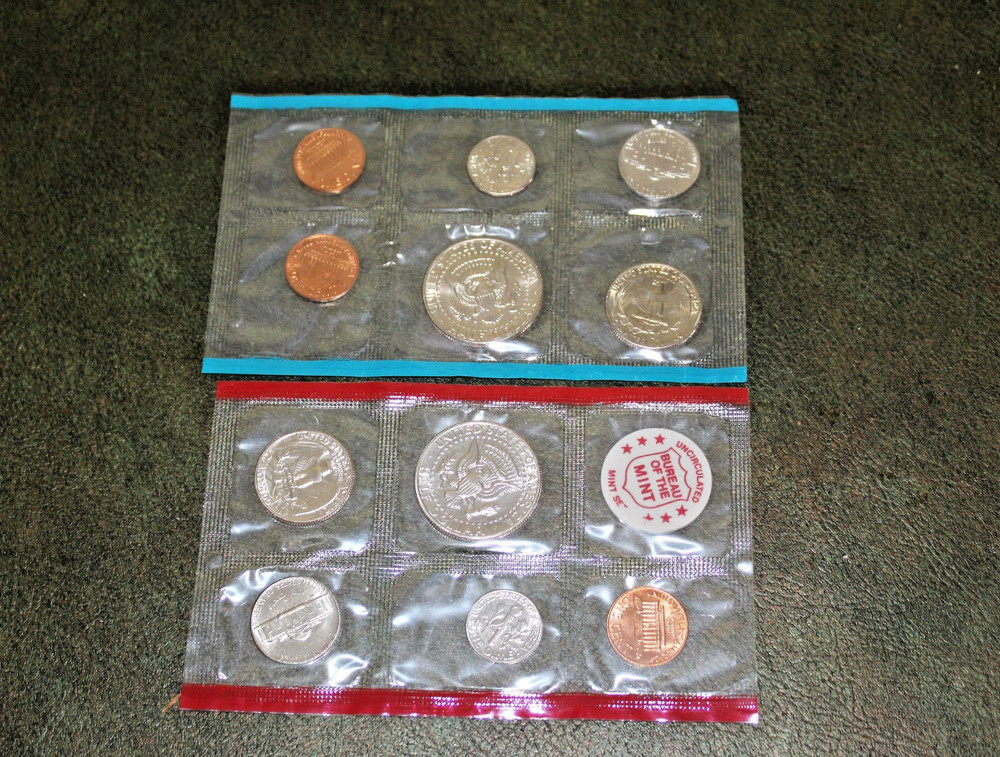 1972 Uncirculated P&D Mint Set In Mint Cello Packaging with Original Envelope