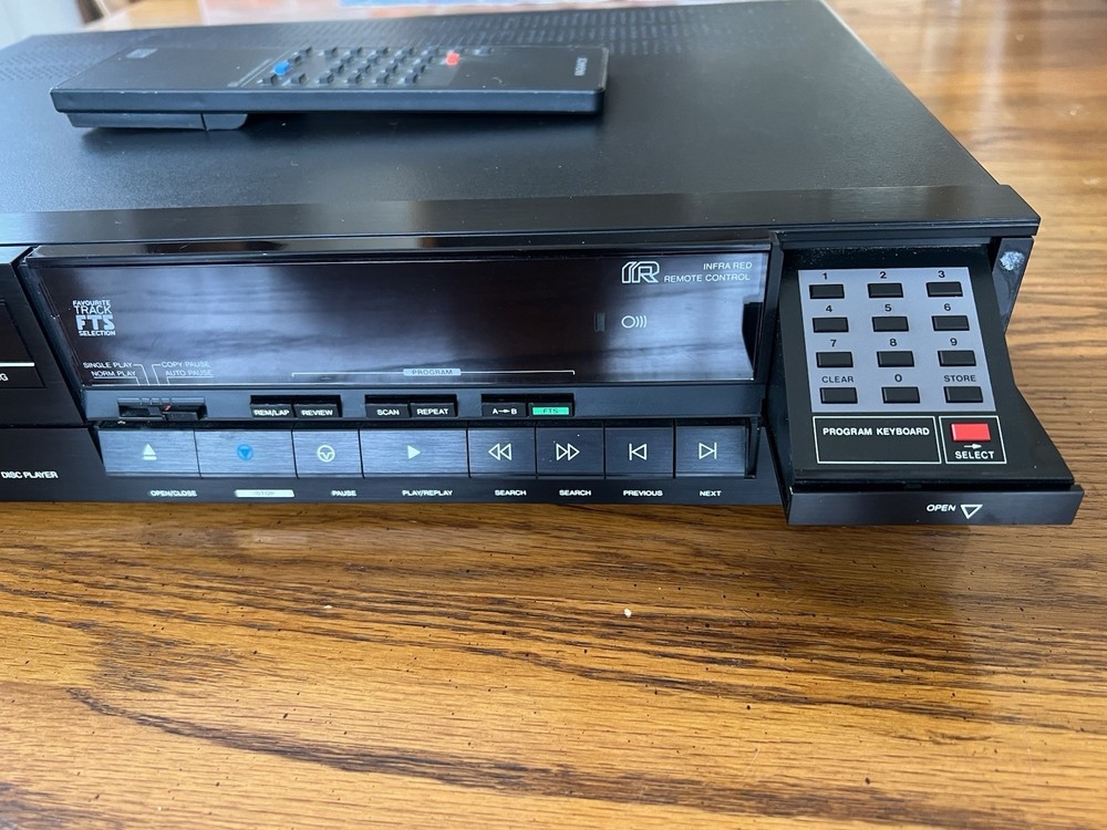 Magnavox CDB650 CD Player with Remote Control Phillips TDA DAC chip