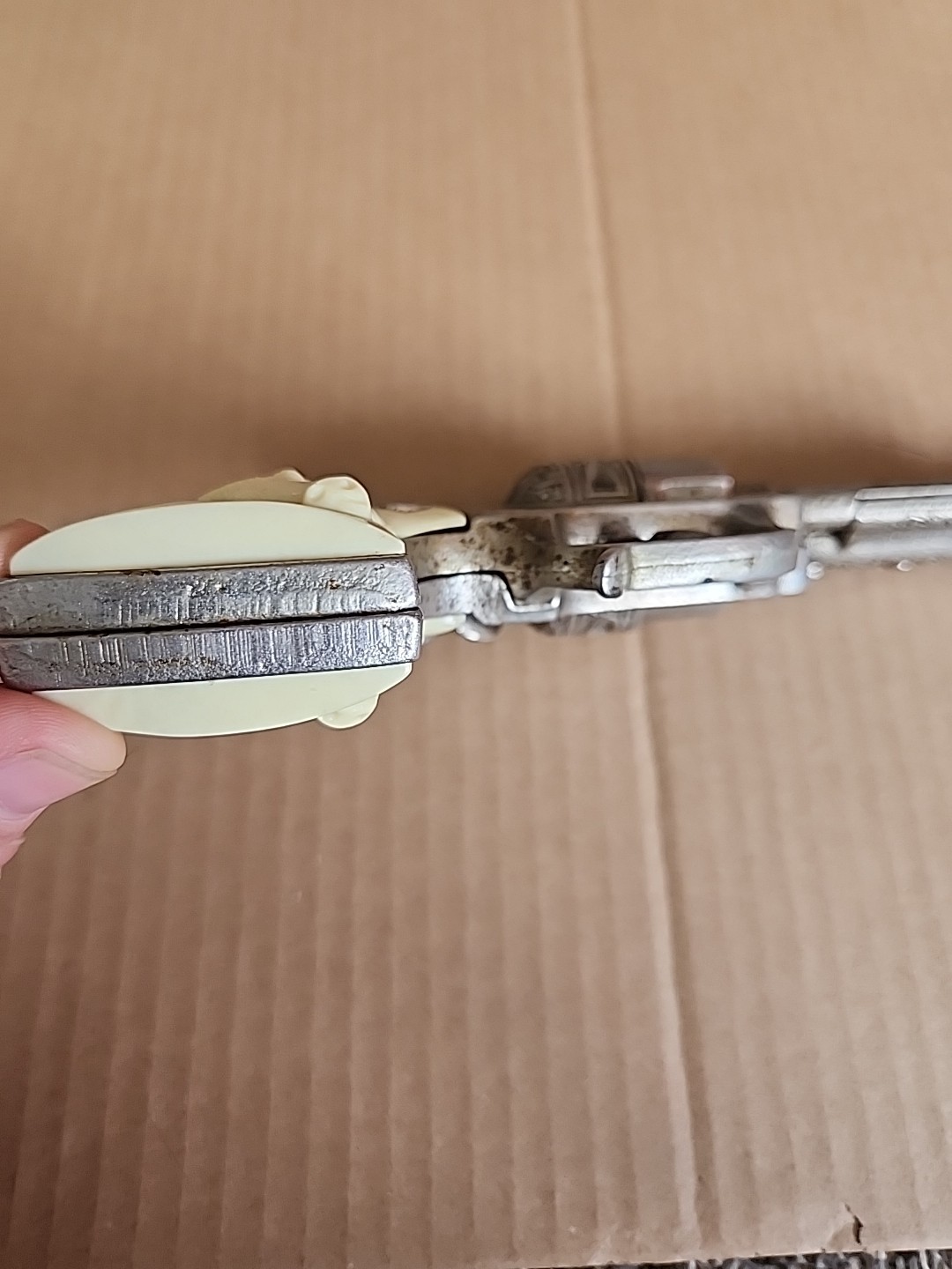 Vintage Hubley Texan 50 Shot Repeating Pistol Cap Replica TOY Gun Longhorn Grip