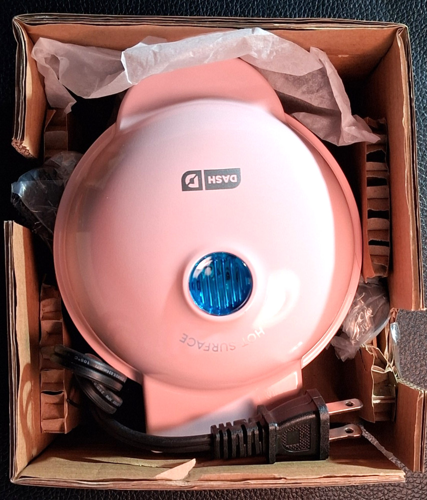 MINI BUNDT MAKER BY DASH PINK DUAL NONSTICK PLATES