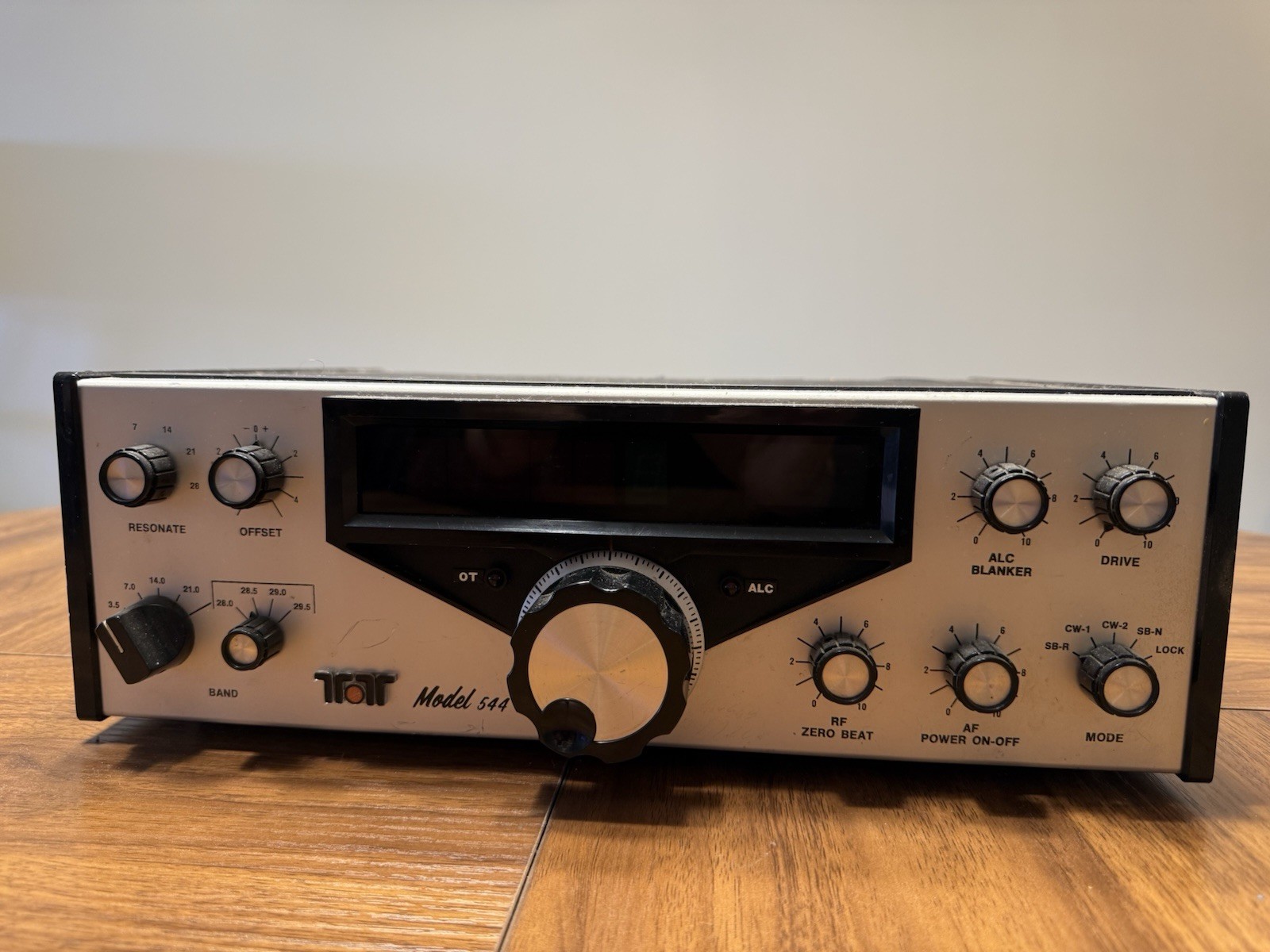 Ten Tec Model 544 Digital Readout Transceiver UNTESTED NO CORDS READ