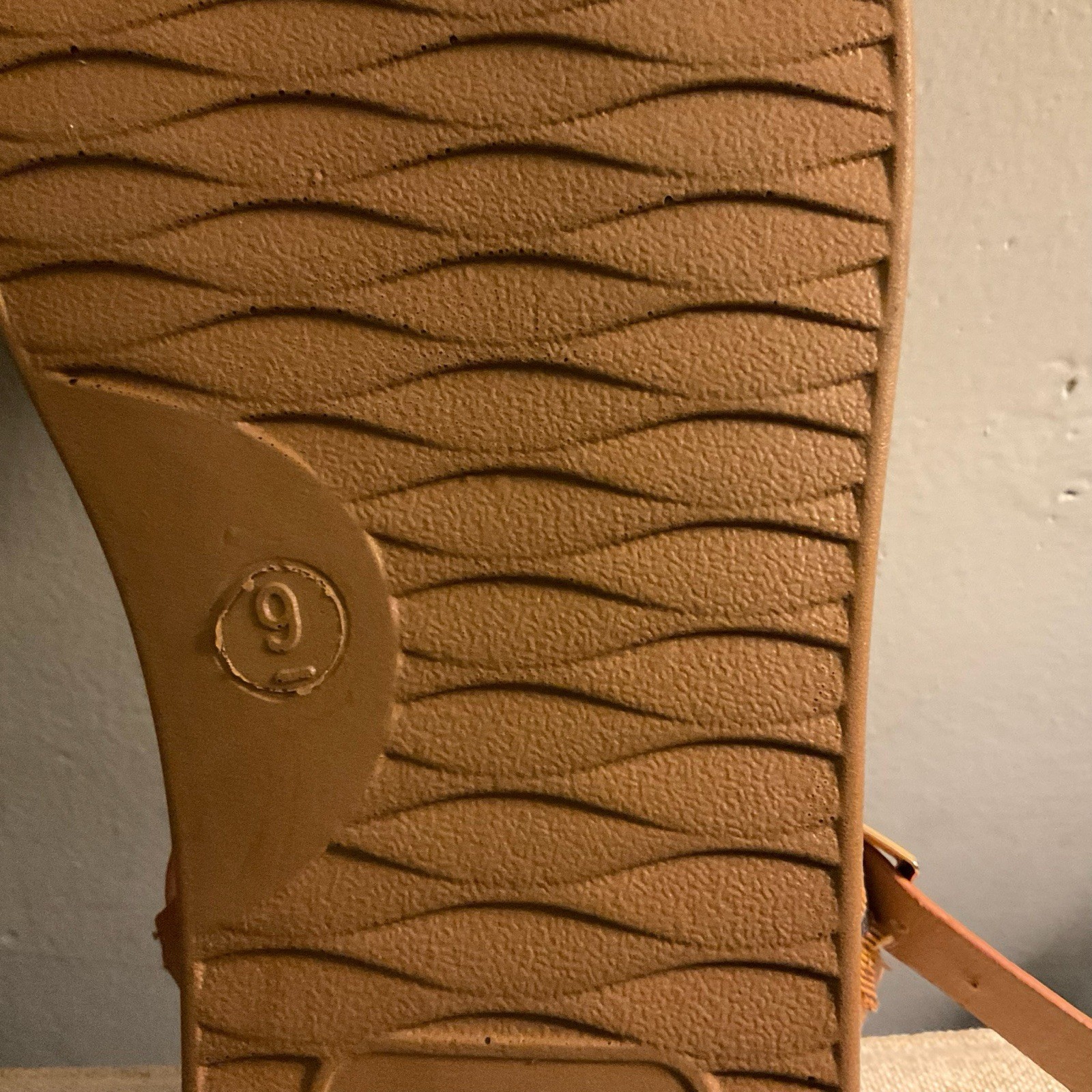 Kate Park Brown Strappy Flat Buckle Sandals Women’s Size 9 NWOB