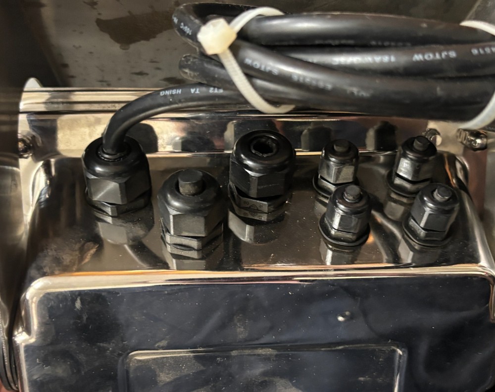 Avery Weigh-Tronix E1010 Weighing Indicator (please read description)