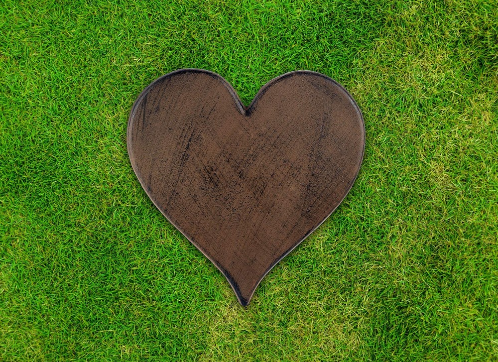 Heart Cast Iron Stepping Stone 12-Inch