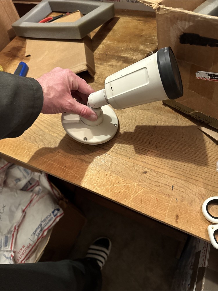 Axis P1428-E Bullet IP Network Security Camera 4K POE (no Jbox) Tested & Working