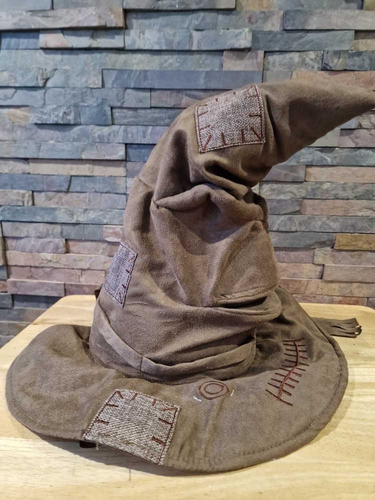Harry Potter - Wizarding World - Talking Sorting Hat - Working Toy.