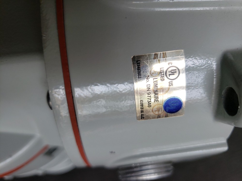 AZZ Incorporated Explosion Proof Light 26W - AVP26LUHFGW - UNTESTED - READ DESC.