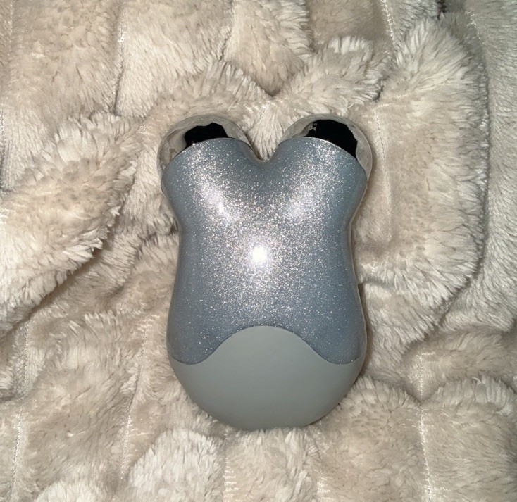 NuFACE Trinity Adjustable Facial Toning Device Silver for Lifting Face