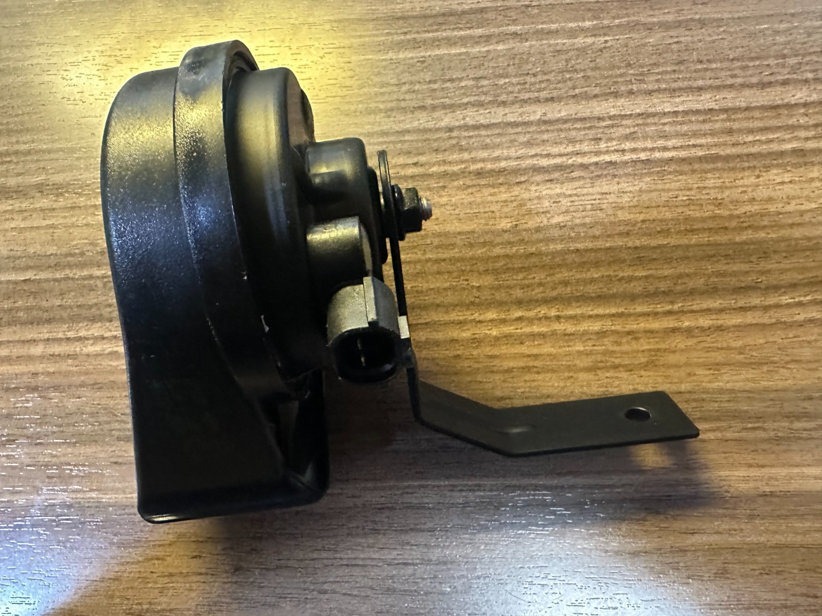 NEW OEM HYUNDAI KONA 2021-2023 LOW TONE HORN ASSEMBLY