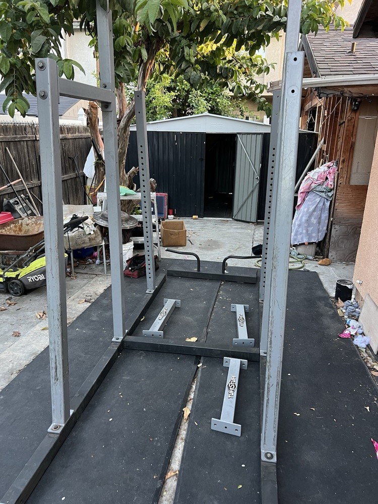Tuff Stuff Squat Rack. Double Sided Rack 100% Complete (READ DESCRIPTION)