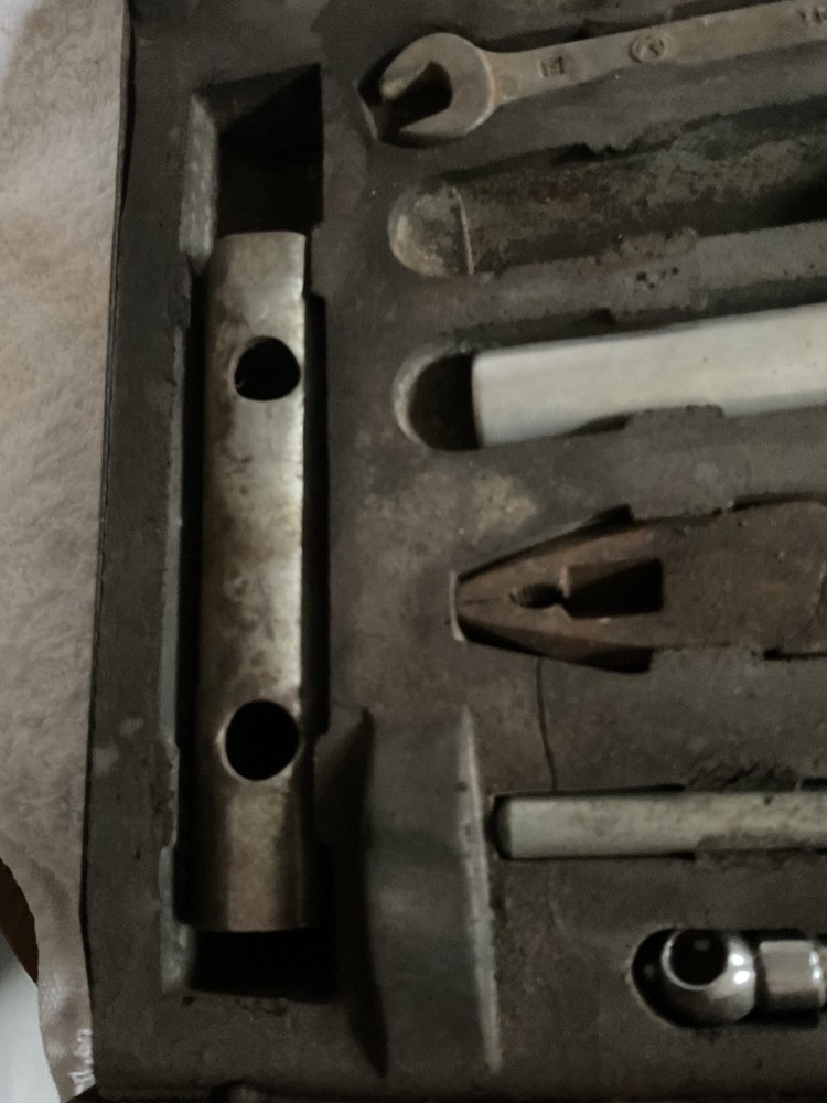 ROVER P4 TOOL TRAY With some Tools