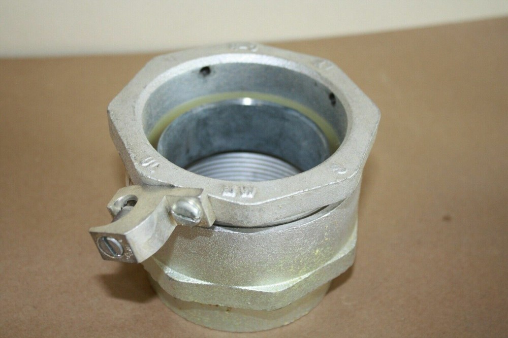 CROUSE HINDS LTR300G GROUNDING TYPE COMBINATION COUPLING SIZE 3