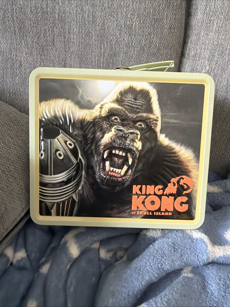 KING KONG LUNCHBOX w/ THERMOS!  NEW!