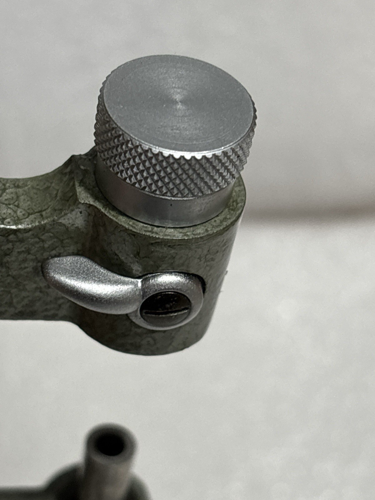 Mitutoyo 126-137 Screw Thread Micrometer 0–1" w/ 12 Anvils 0.001" as Pictured