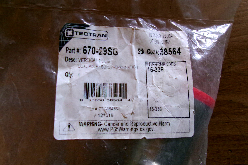 NIP ~ TECTRAN Vertical Dual Pole Plug Assembly with Spring Guard, # 670-29SG