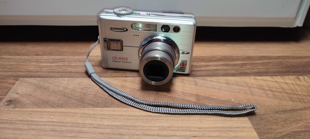 Digital Camera 10.1 Mega Pixels Zennox DS-A350