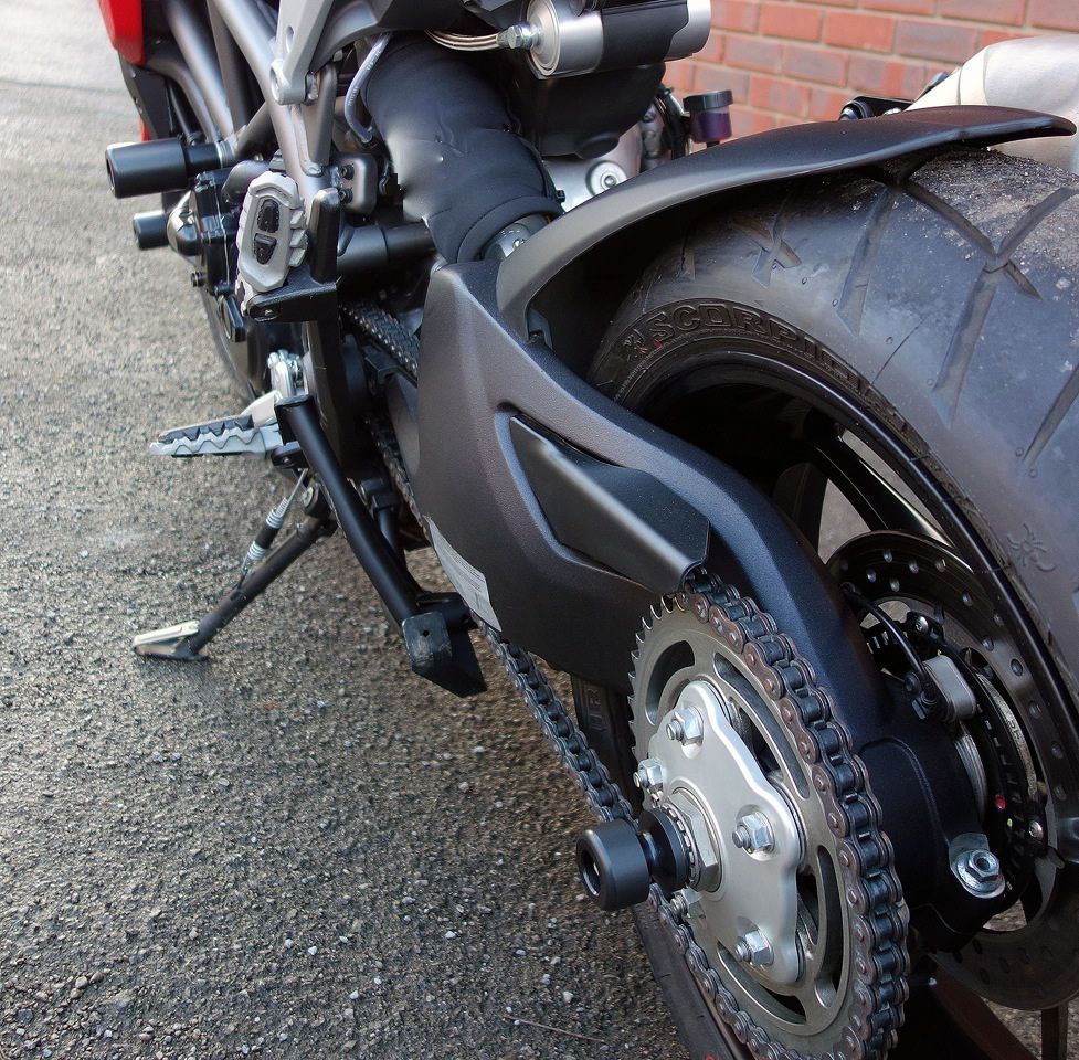Ducati HYPERSTRADA 821 2013-2015 CRASH PROTECTION PUCKS KNOBS OGGYS FRAME SLIDER