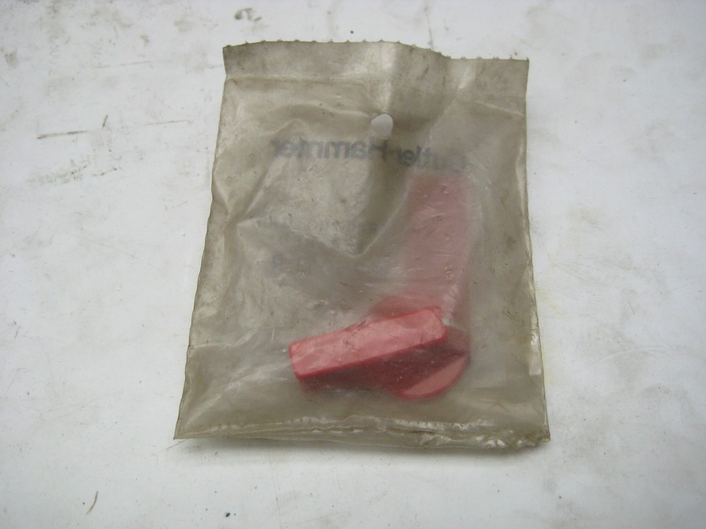 CUTLER HAMMER 10250TLR CAP RED NSMP