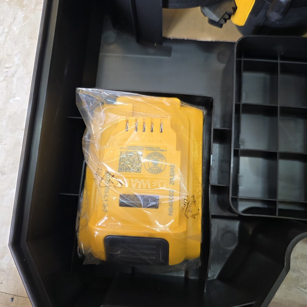 DEWALT DCE150D1 20V Max Heavy Duty Cordless Cable Cutter Kit