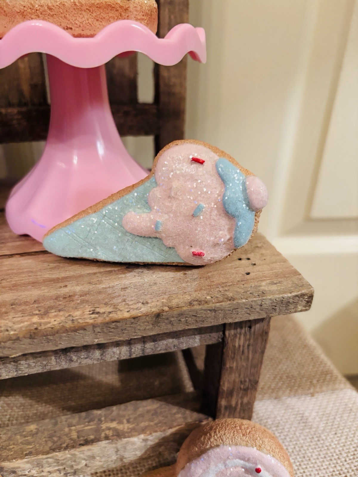 New Pastel Iced Gingerbread Cookie Set