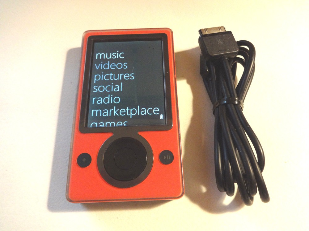 MICROSOFT  ZUNE  CUStOM  RED  128GB. SSD DRIVE...NEW BATTERY...