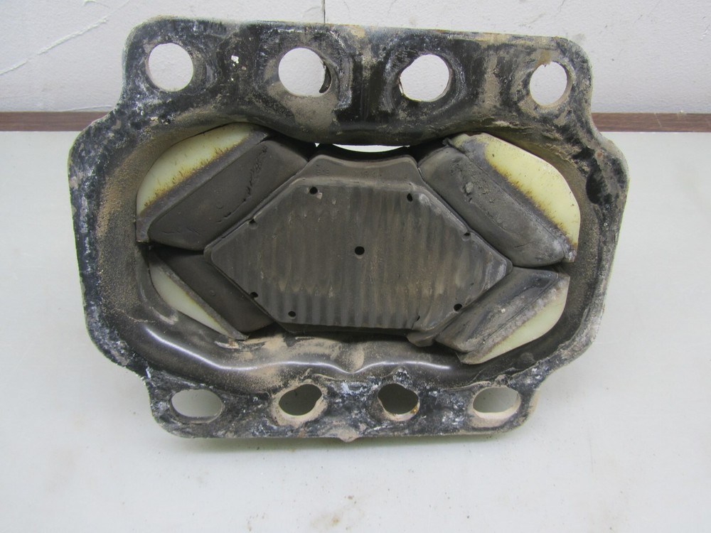 KEN WORTH NP 1005 MOTOR MOUNT, USED