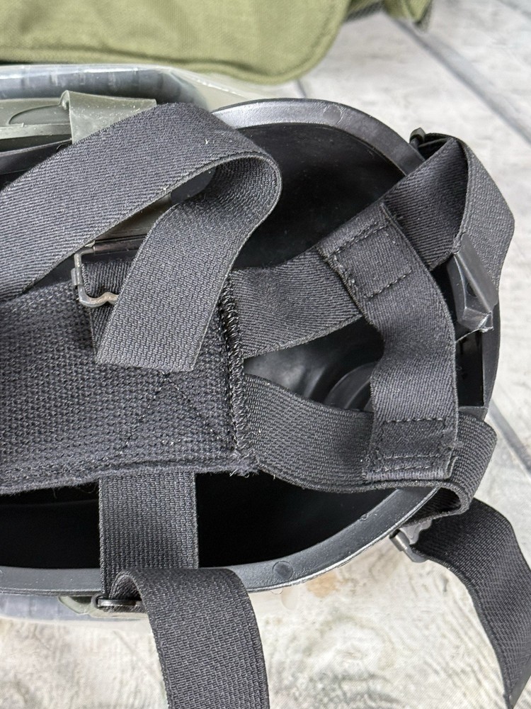 US M40 Gas Mask Small . Face Mask, Filter & Extra Inserts-C