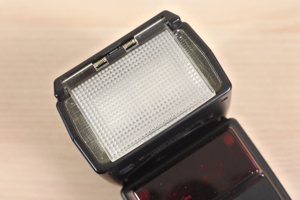 Nikon Speedlight SB-600 Shoe Mount Flash with Case – Fully Working