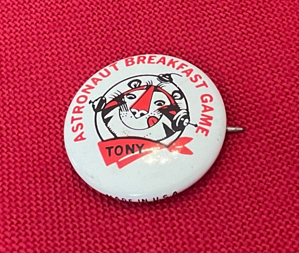 Kellogg's Pinback Tony The Tiger Astronaut Breakfast Game Pin Button 1960s Vtg